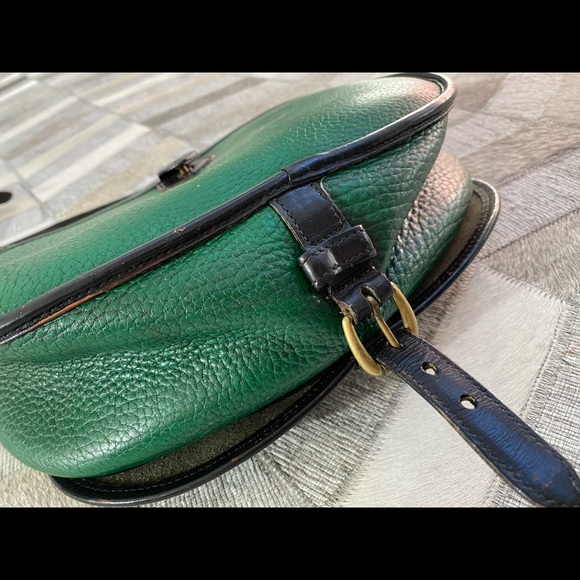 Vintage Dooney & Bourke in an Amazing Kelly Green - Picture 6 of 13